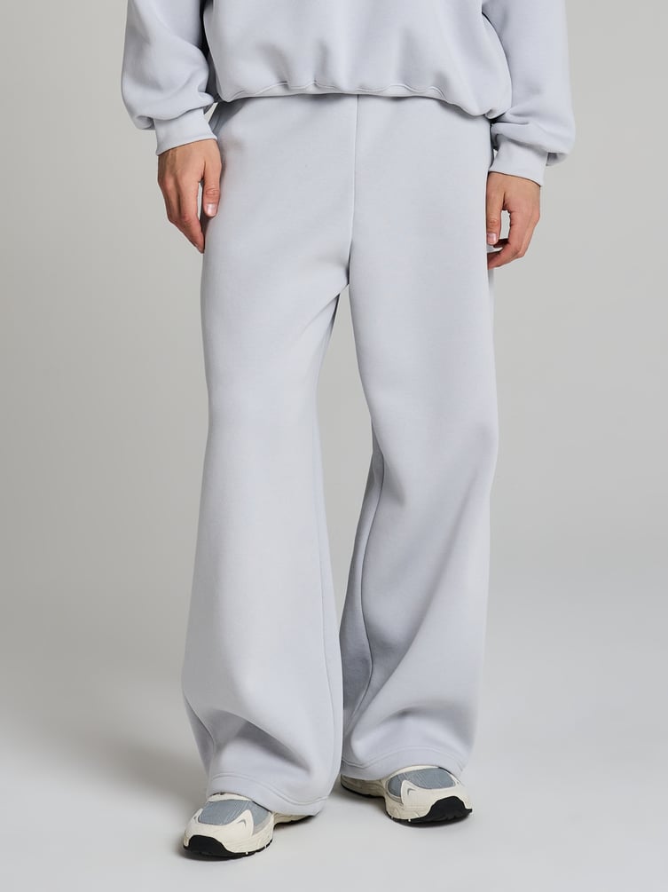 Теплые брюки оверсайз на резинке с начесом