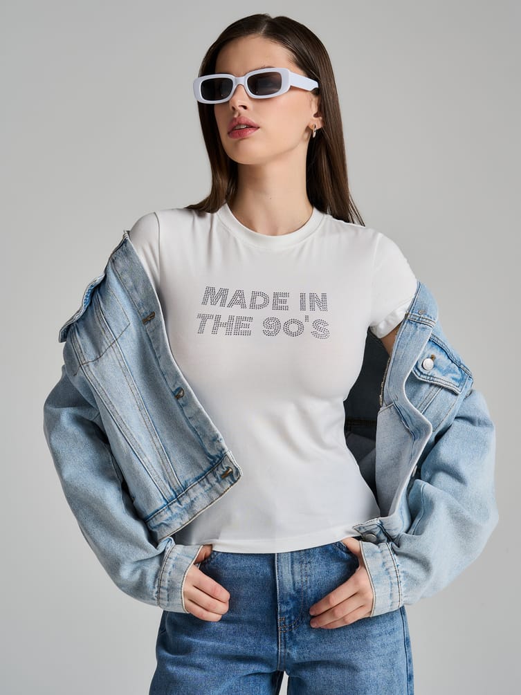 Футболка облегающая с надписью стразами