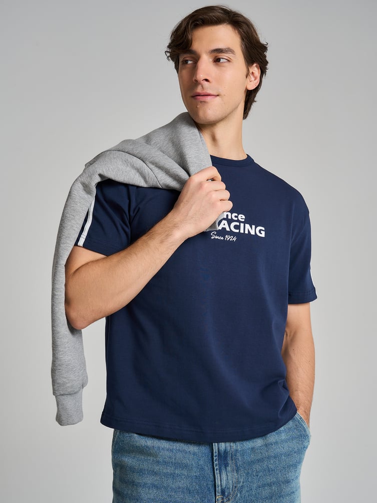 Футболка спортивная с надписью и лампасами