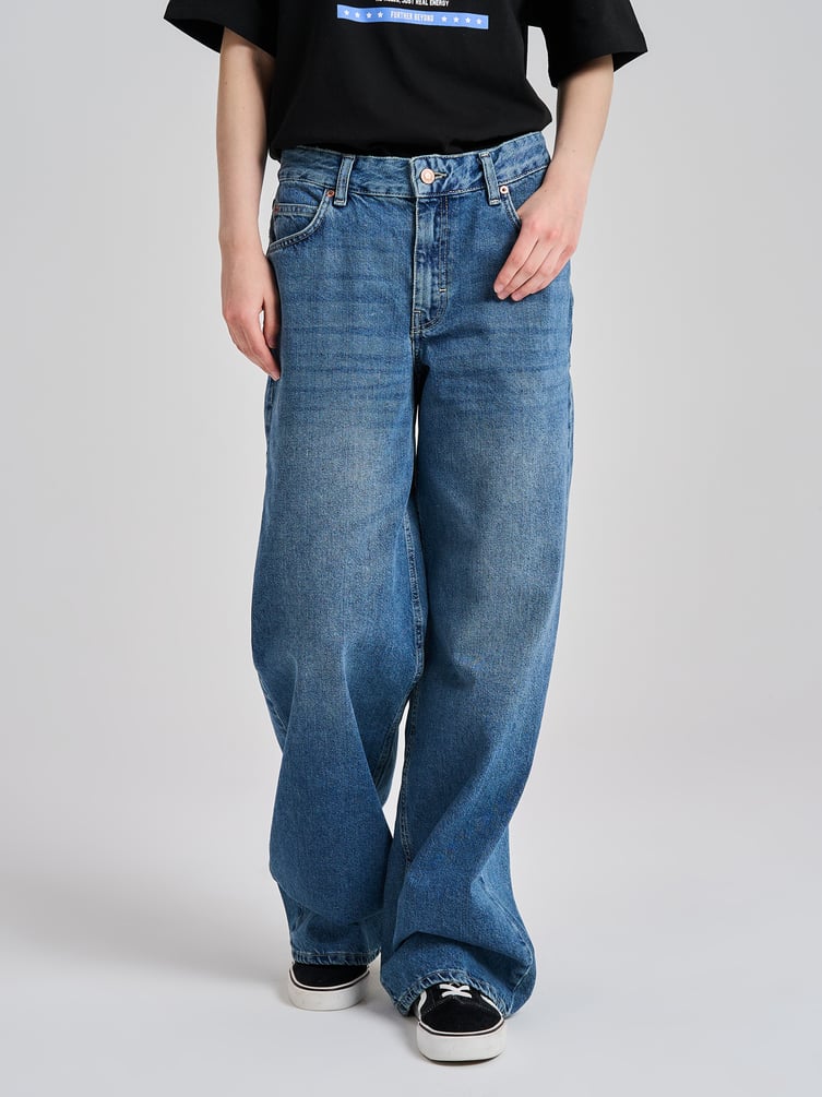 Джинсы багги с вареным эффектом