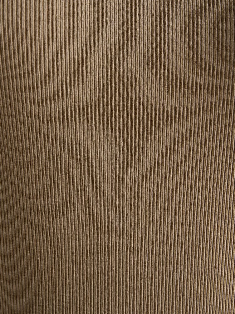 Футболка облегающая в рубчик