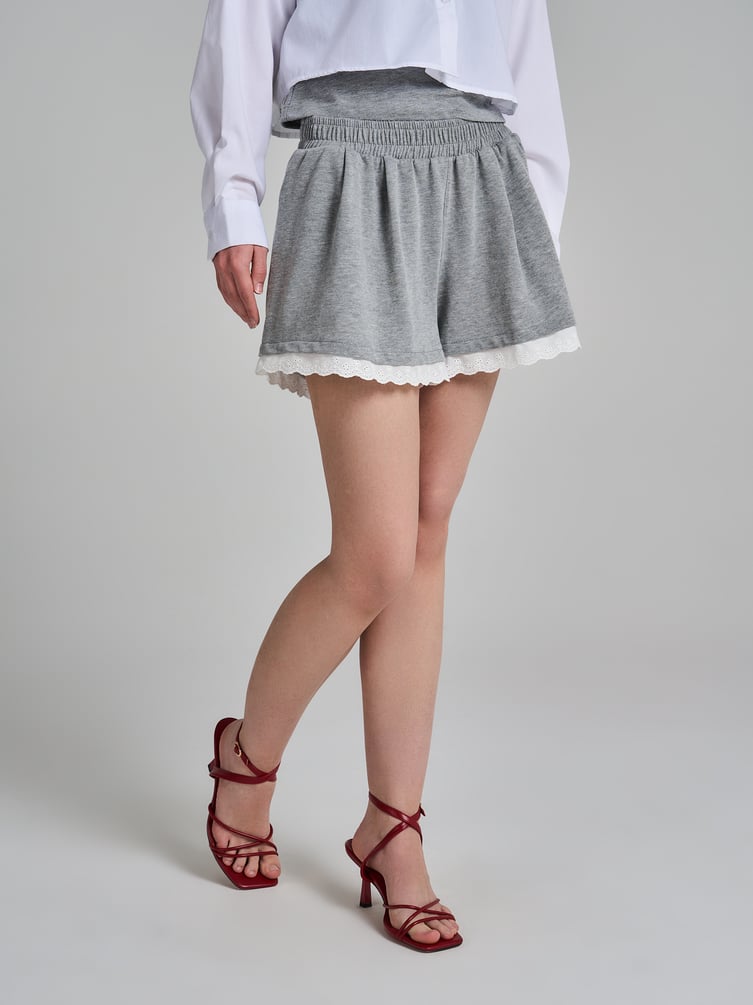 Шорты повседневные с кружевом