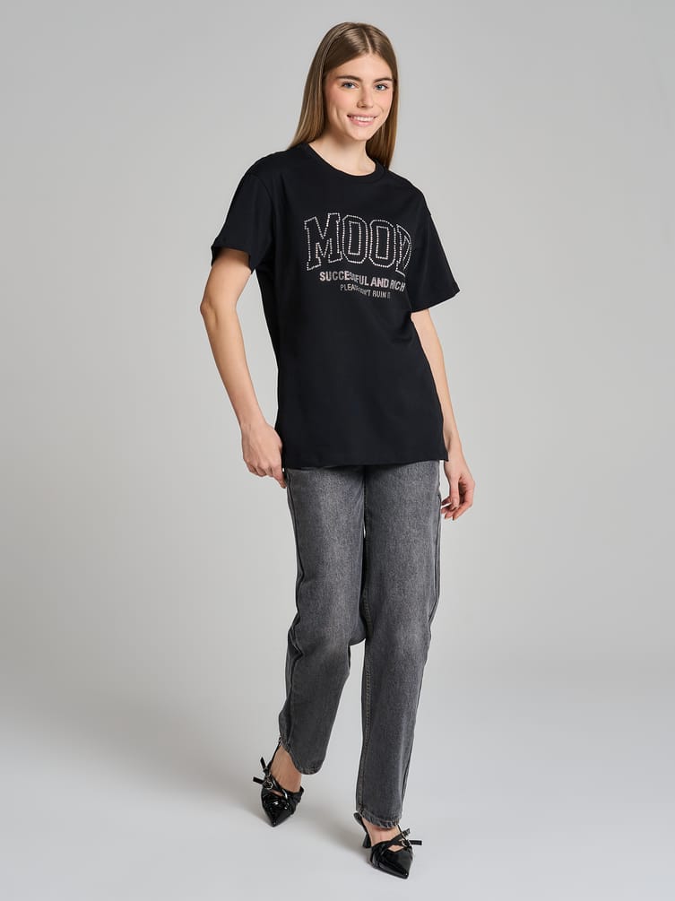 Футболка оверсайз с надписью стразами