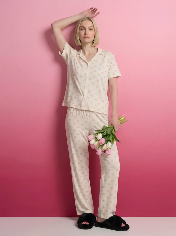 Пижама с рубашкой и брюками