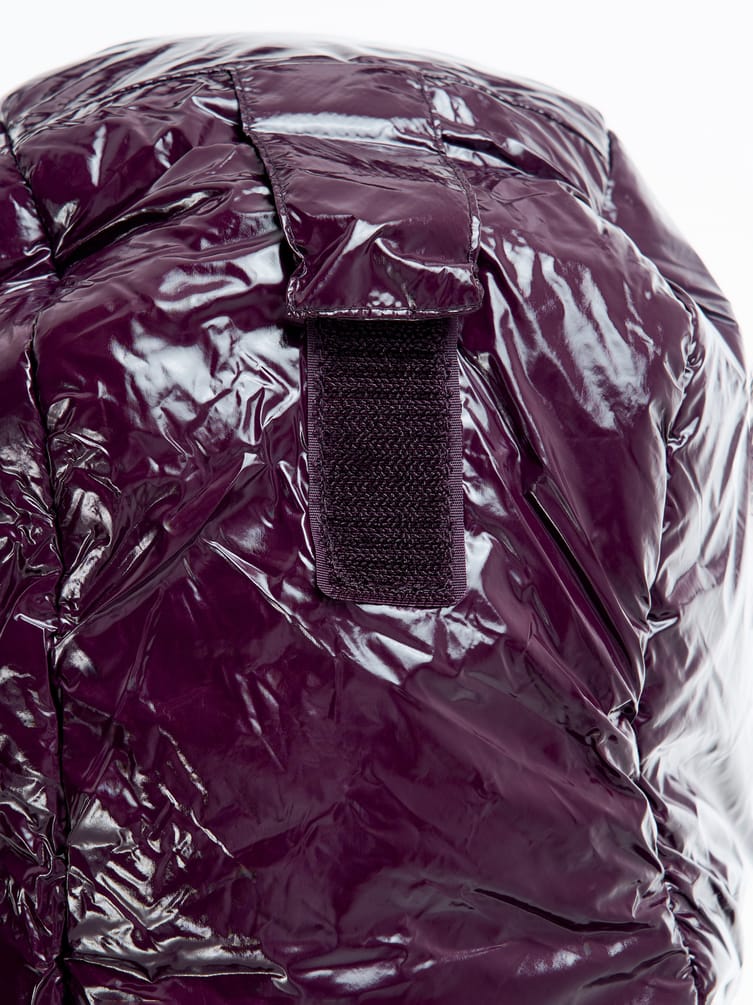 Болоньевая куртка с капюшоном на синтепоне