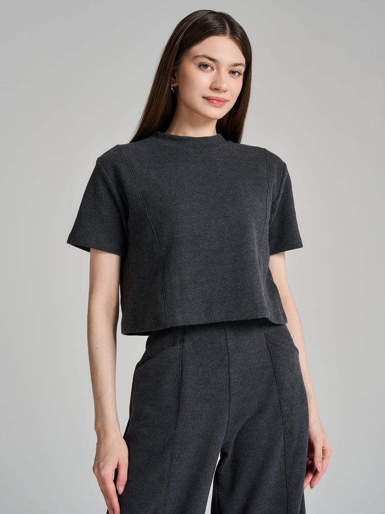 Укороченная футболка в рубчик