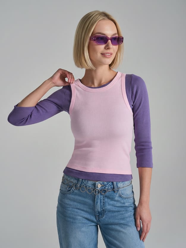 Майка на широких бретелях в рубчик