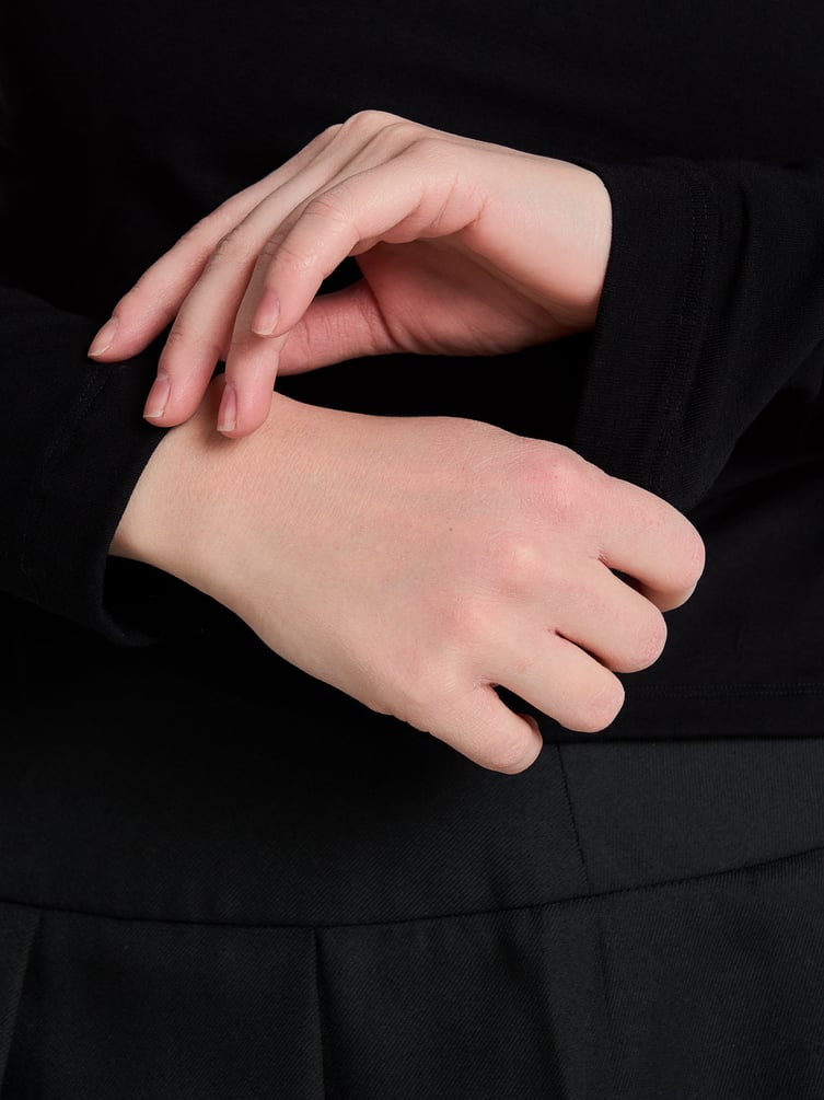 Лонгслив асимметричный с кружевом