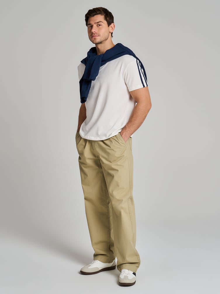 Футболка спортивная с лампасами