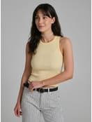 Майка на широких бретелях в рубчик