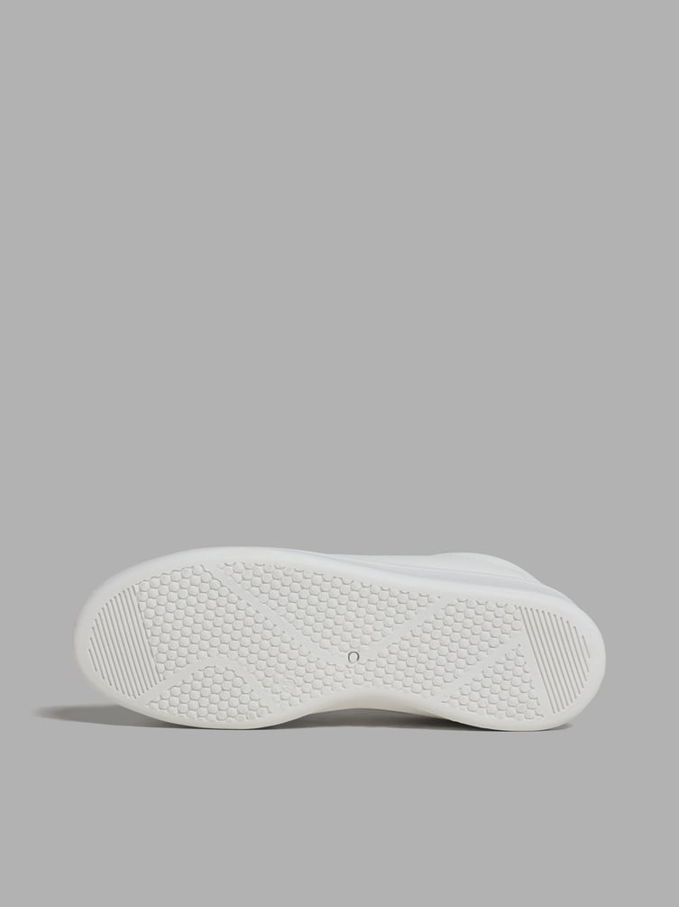 Кроссовки низкие спортивные