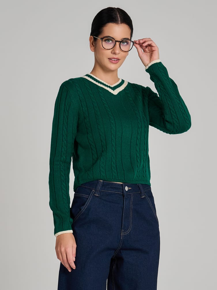 Пуловер вязаный с косами