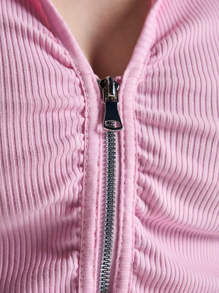Блузка на молнии с рукавами клеш