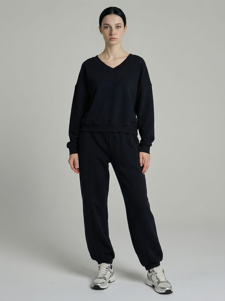 Свитшот с V-образным вырезом