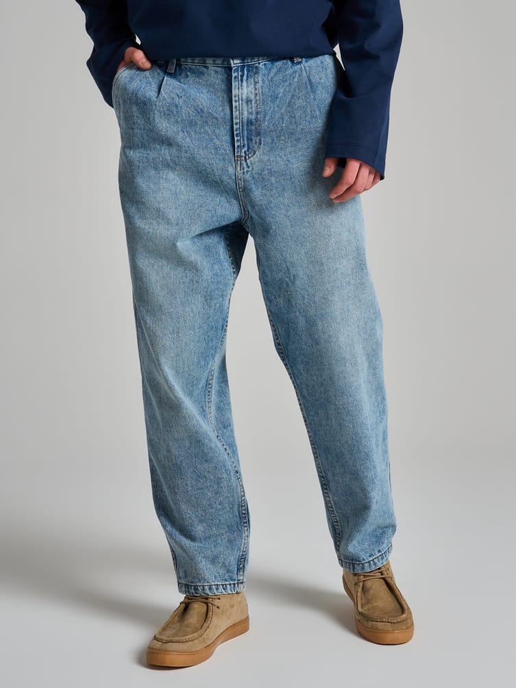 Зауженные джинсы бананы