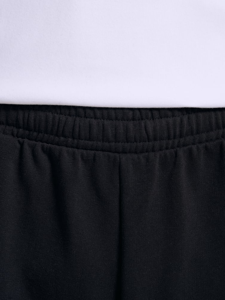 Спортивные брюки широкие на резинке