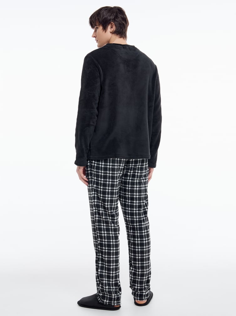 Плюшевая пижама с брюками в клетку