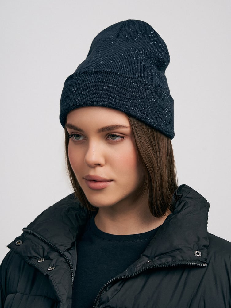 Вязаная шапка бини с люрексом