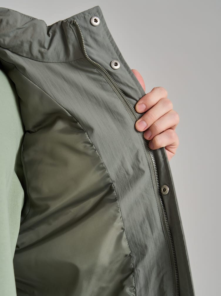 Жилетка стеганая на синтепоне