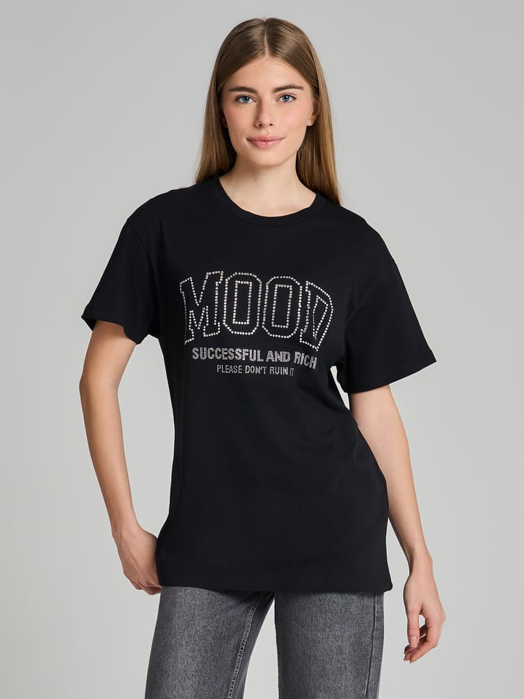 Футболка оверсайз с надписью стразами