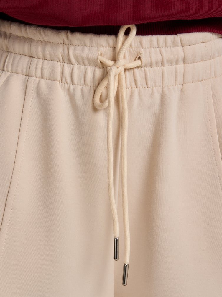 Шорты из вискозы со стрелками