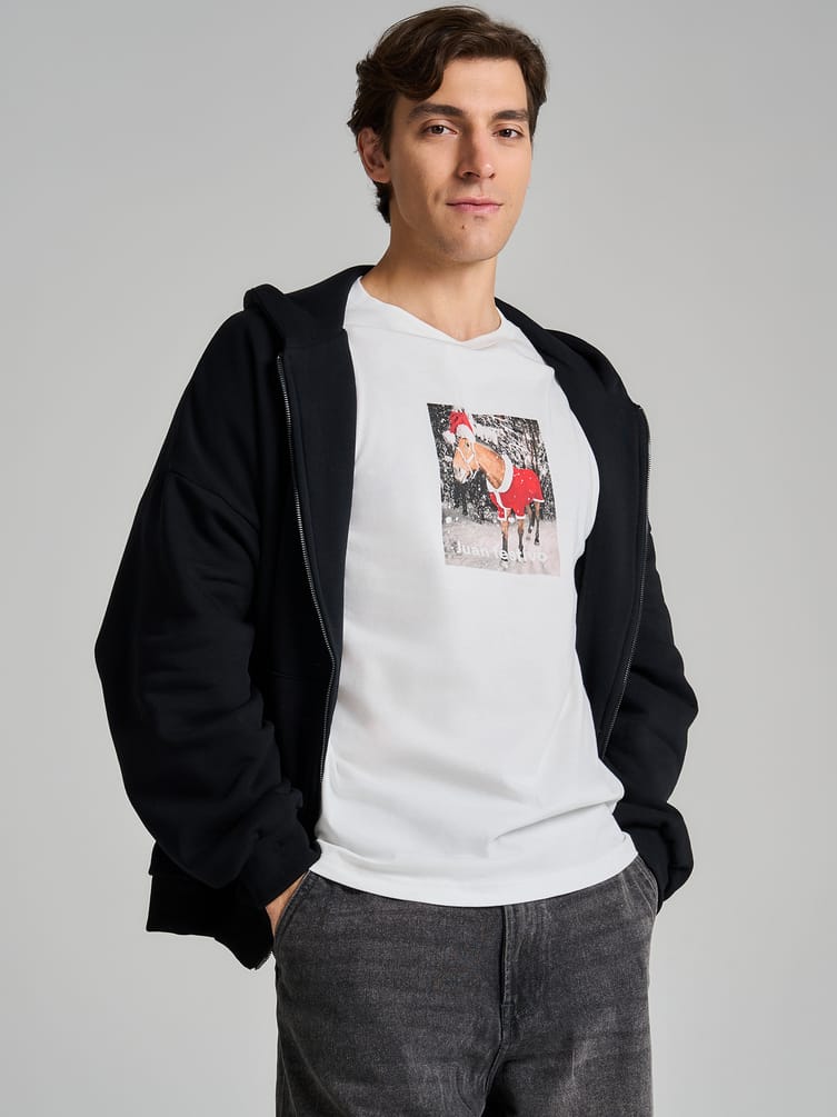 Футболка с новогодним принтом