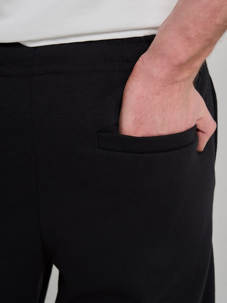 Брюки зауженные на резинке