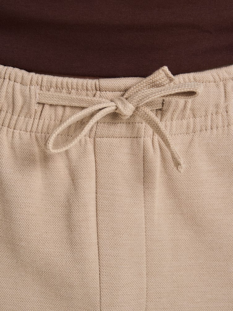 Брюки зауженные на резинке