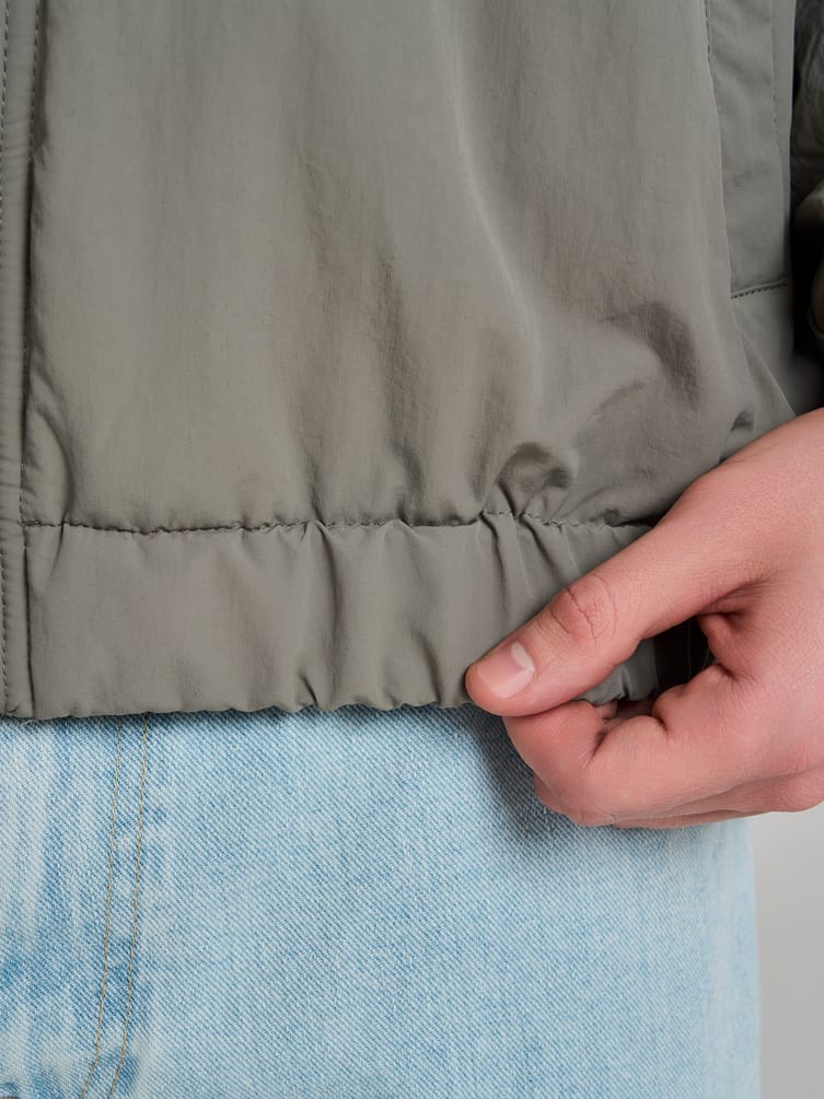 Куртка демисезонная с капюшоном