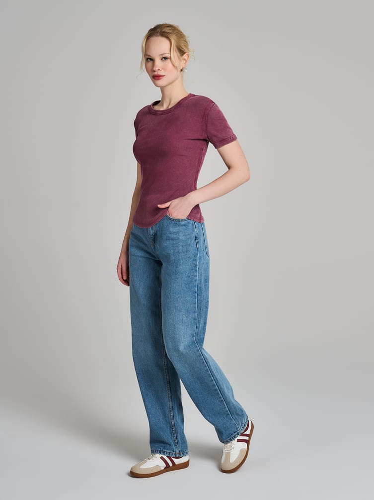 Футболка в рубчик с внешними швами