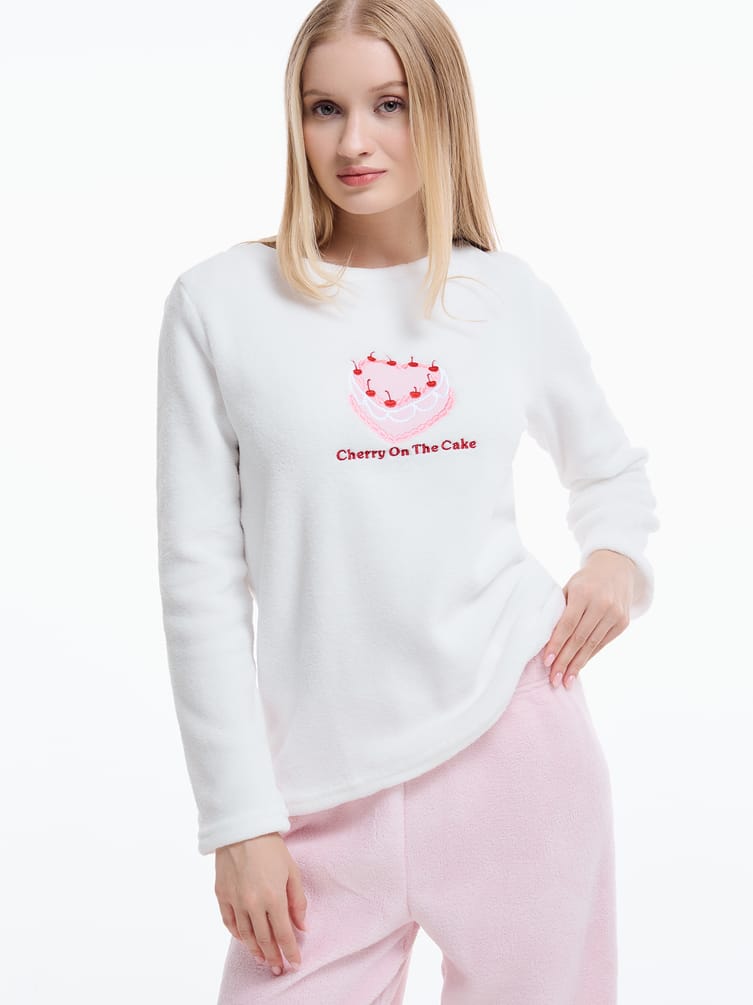 Плюшевая пижама с вышивкой и брюками