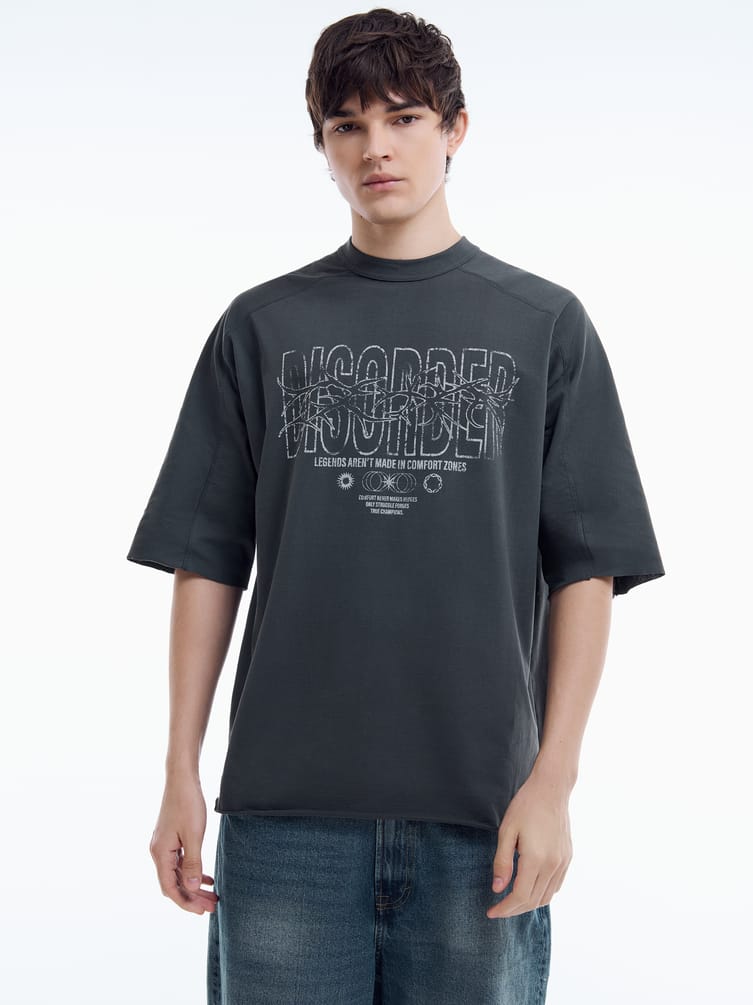 Плотная футболка оверсайз с надписью дрейн