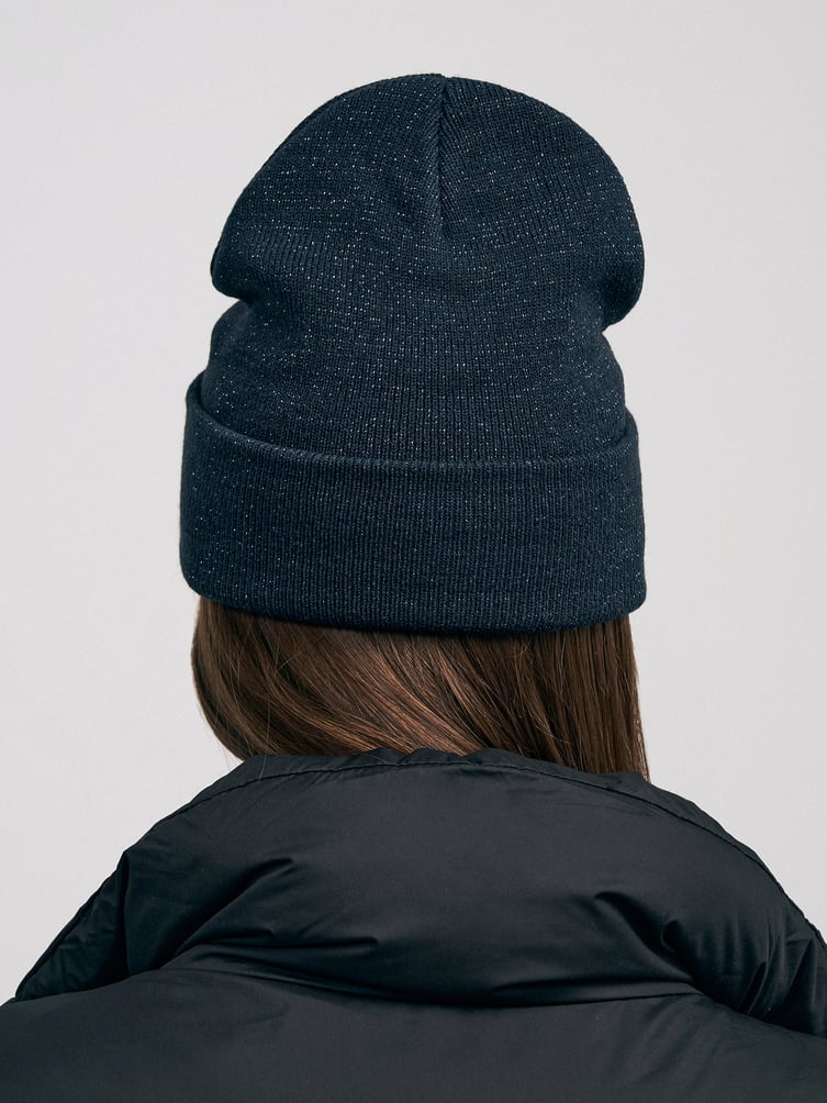 Вязаная шапка бини с люрексом