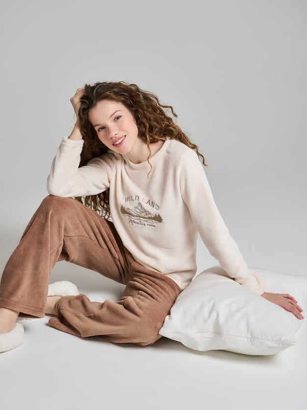 Пижама теплая плюшевая с вышивкой