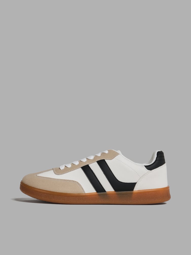 Кроссовки с полосками