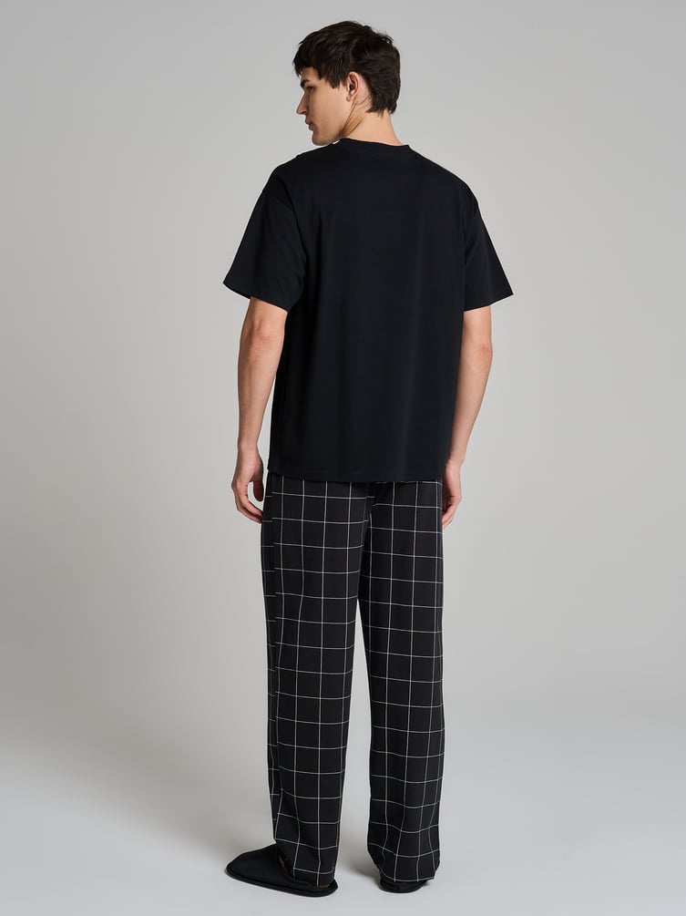 Пижама из хлопка с футболкой и брюками в клетку