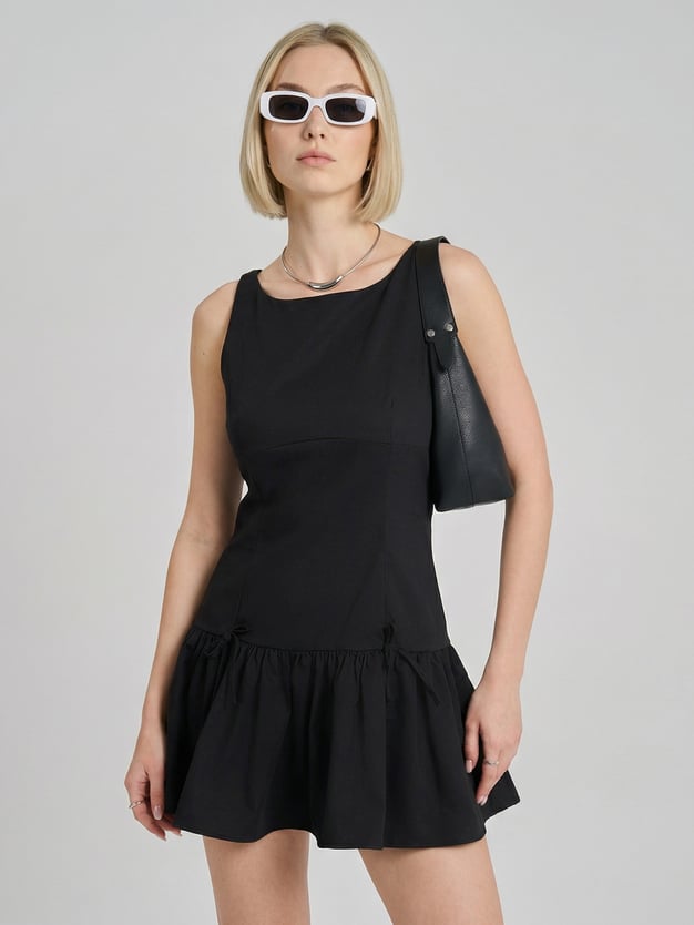 Платье мини с широкой юбкой