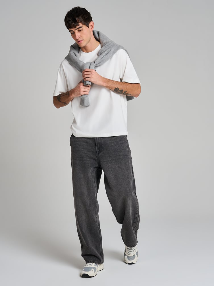 Широкие джинсы багги с вареным эффектом