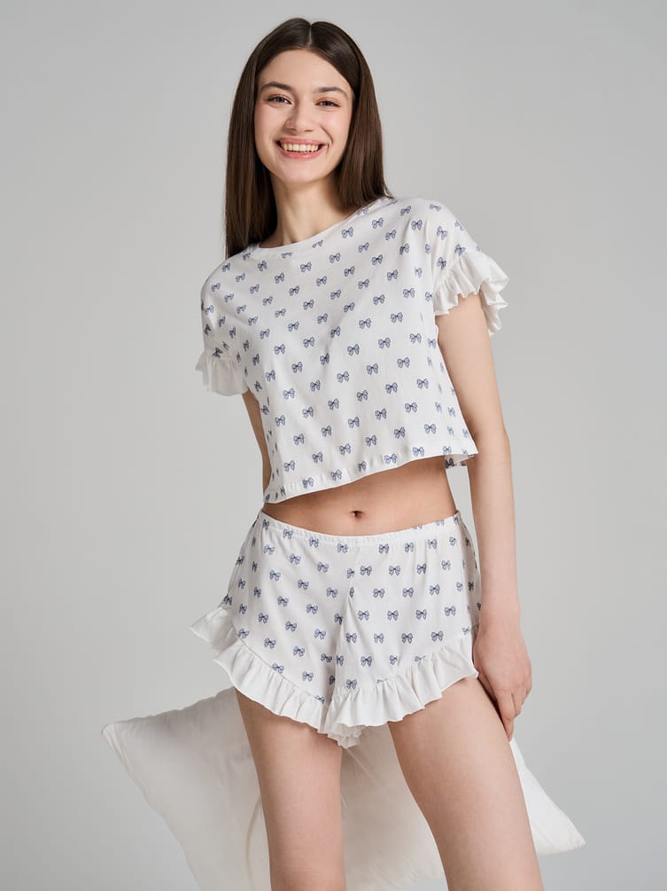 Пижама с рюшами и принтом бантиков