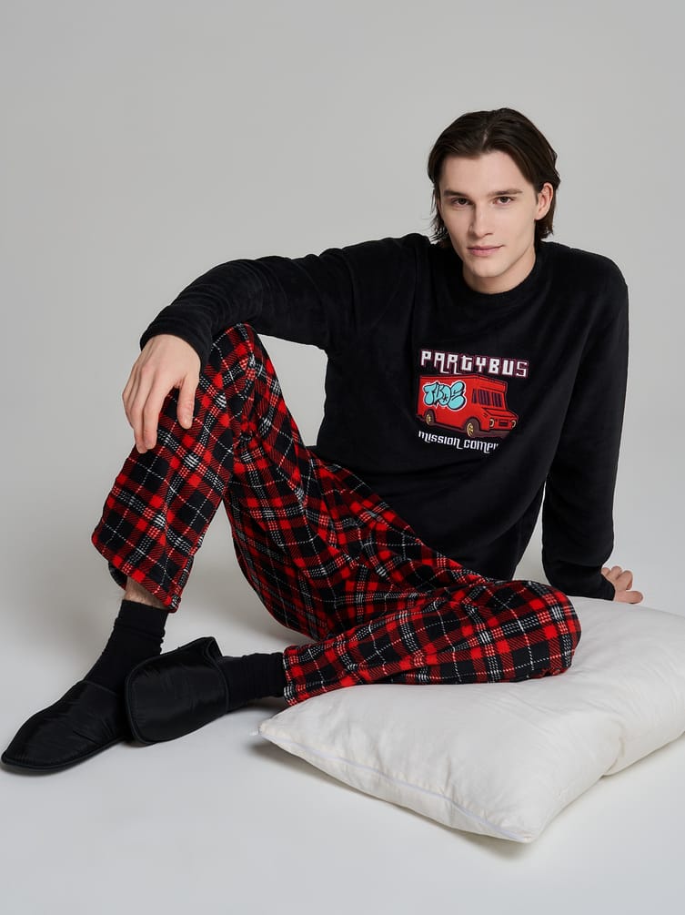 Пижама плюшевая с вышивкой и штанами