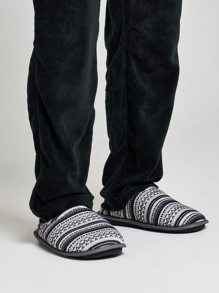 Тапочки домашние закрытые