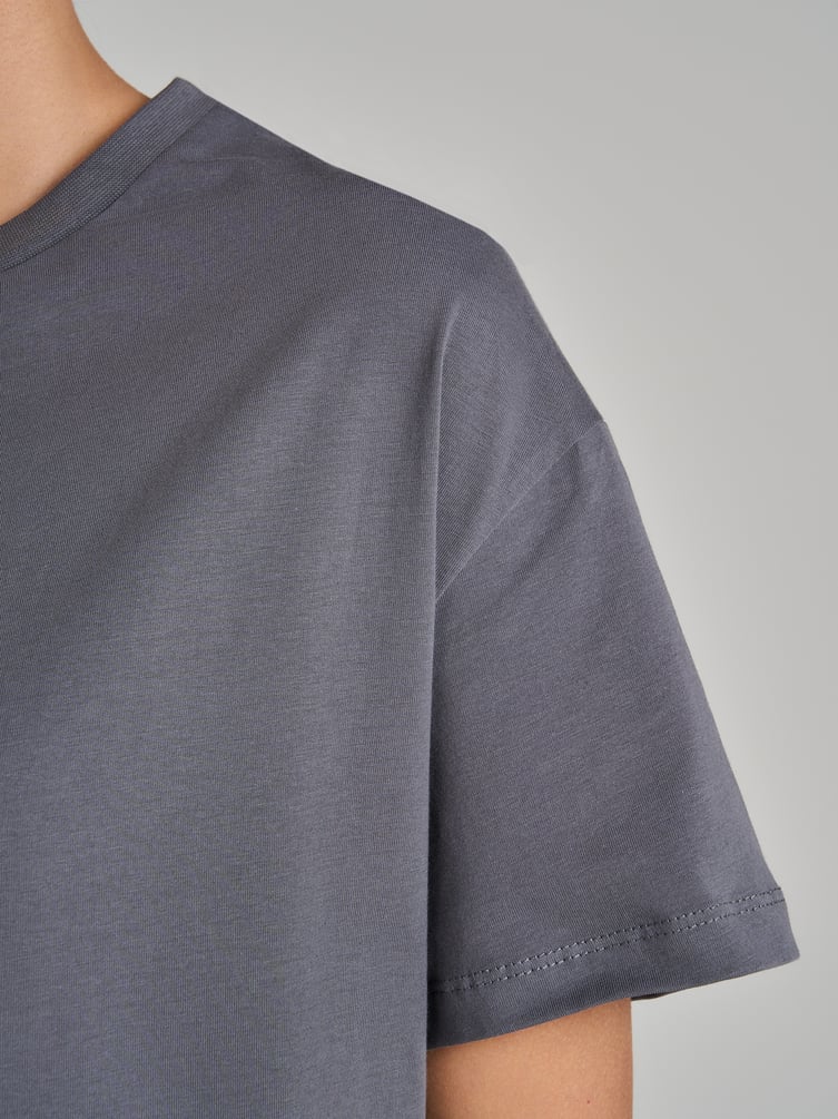 Футболка с принтом бабочек на спине