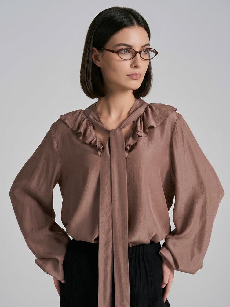 Блузка с шарфом и рюшами