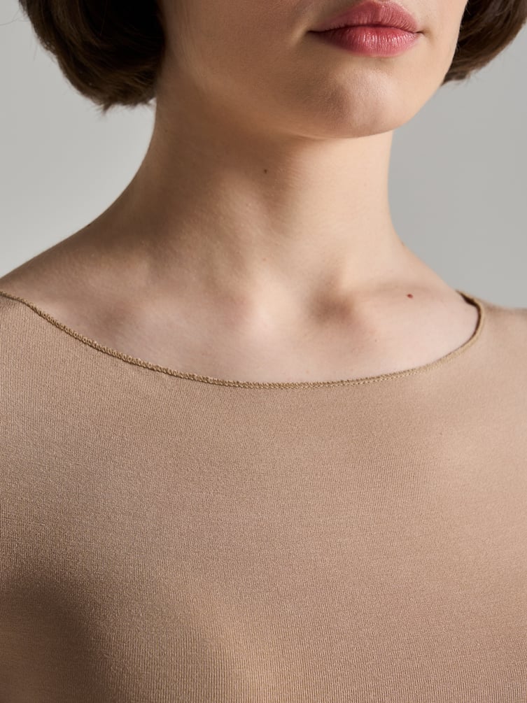 Лонгслив из вискозы с драпировкой