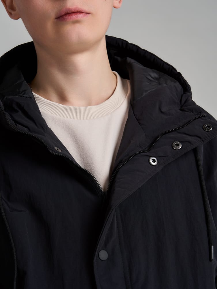 Куртка демисезонная с капюшоном