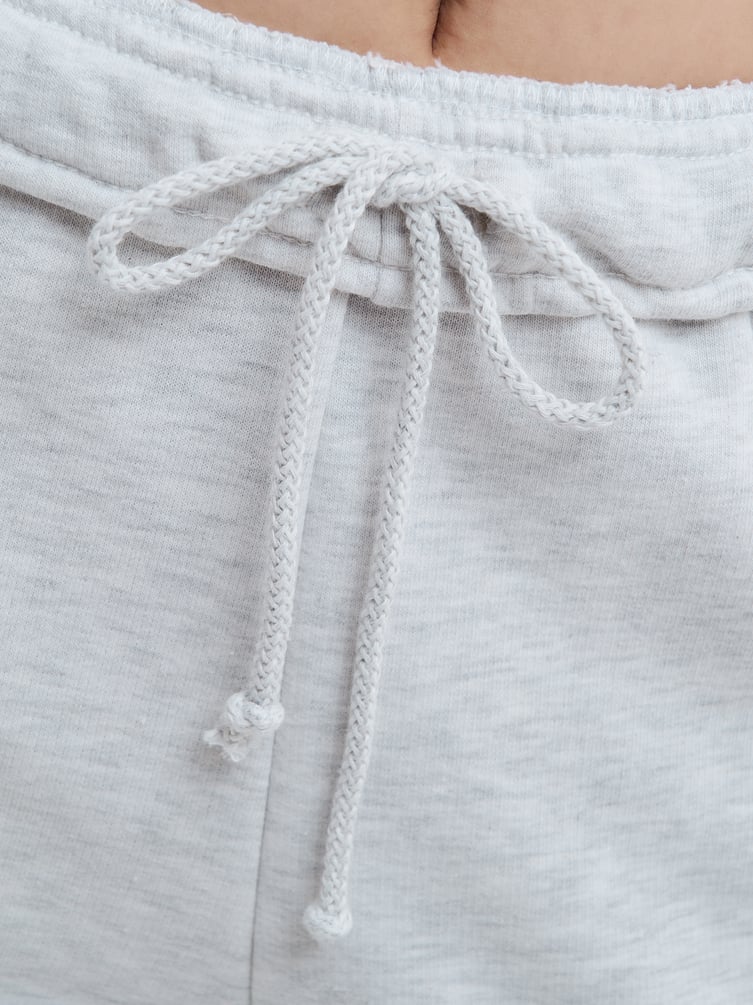 Спортивные брюки с лампасами