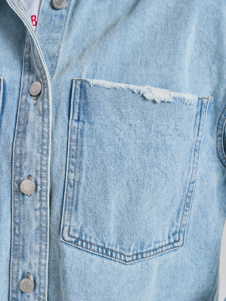 Джинсовая куртка оверсайз