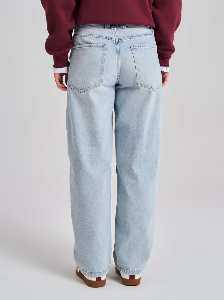 Джинсы баллоны со средней посадкой