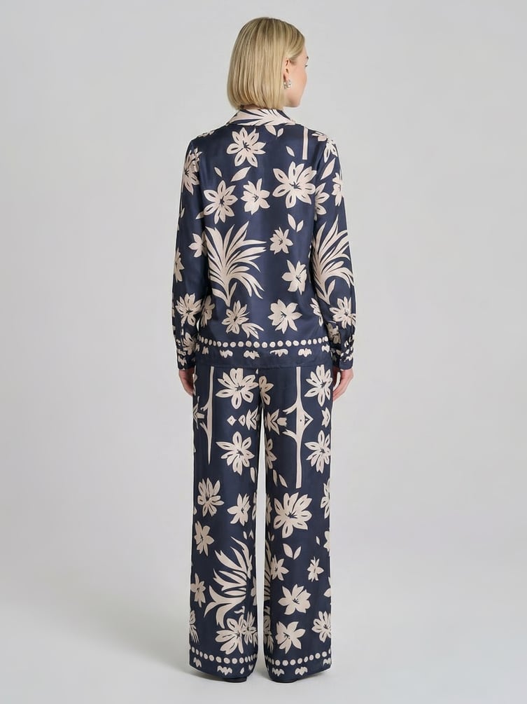 Костюм летний с рубашкой и брюками