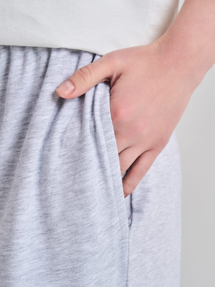 Пижама с надписью и брюками